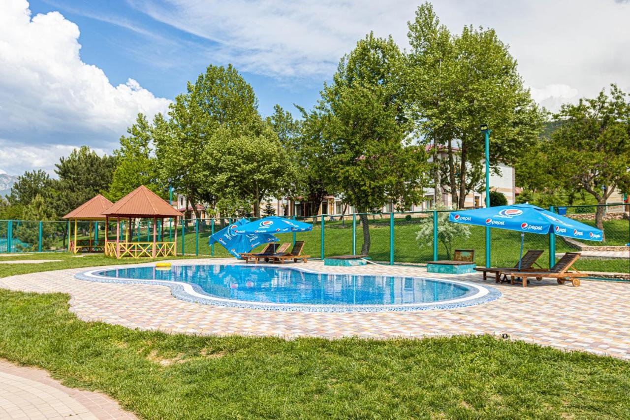 Лайнер Горный Курортный Комплекс Layner В Чимгане Dış mekan fotoğraf