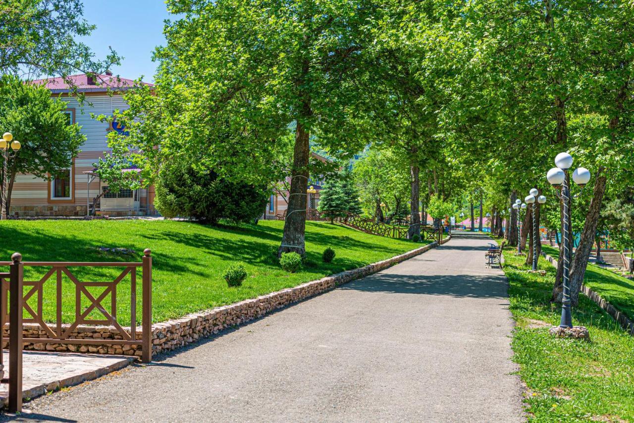 Лайнер Горный Курортный Комплекс Layner В Чимгане Dış mekan fotoğraf
